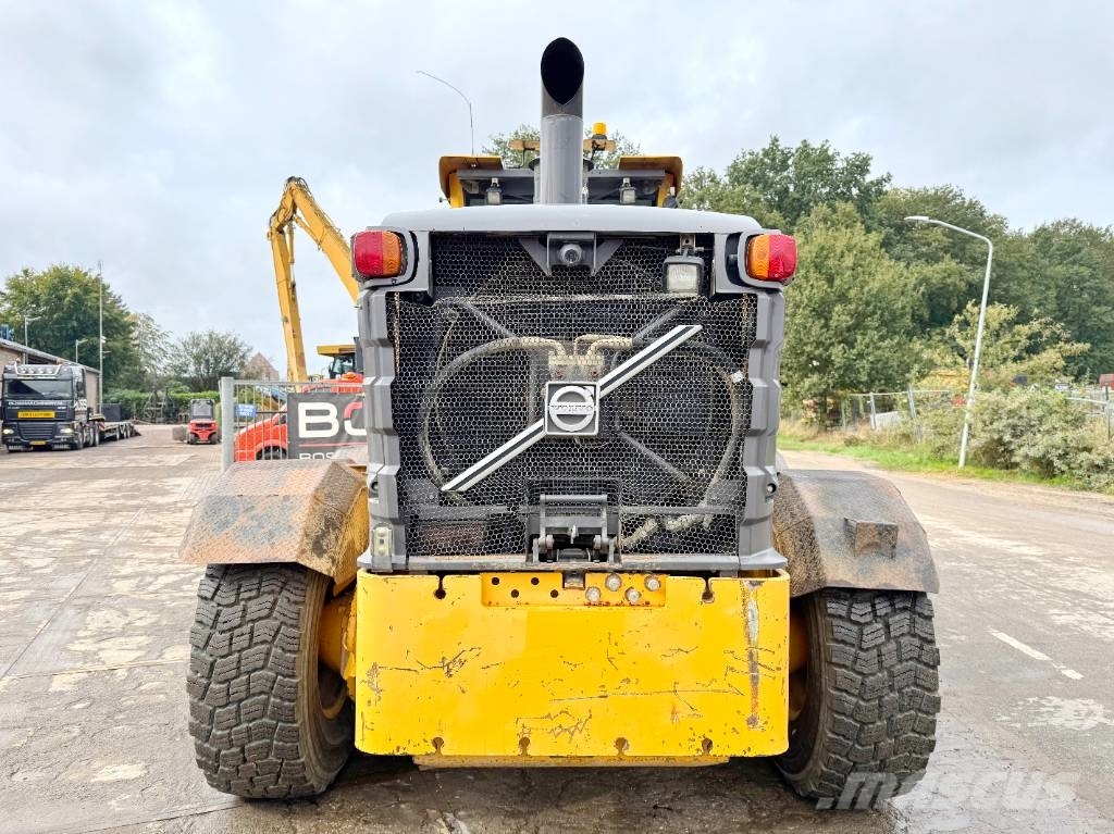 Volvo G970 - 5.5 Meter Blade / EPA Certified Grader