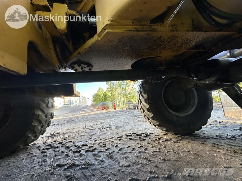 Volvo L32Z Kolesni nakladalci