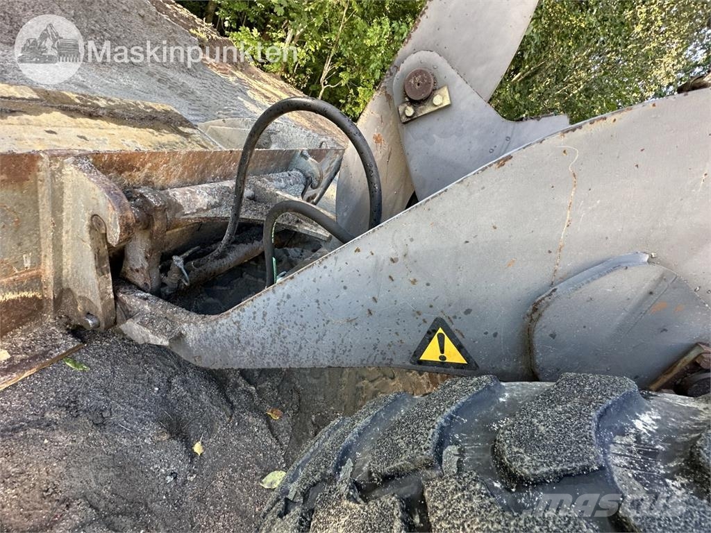 Volvo L32Z Kolesni nakladalci