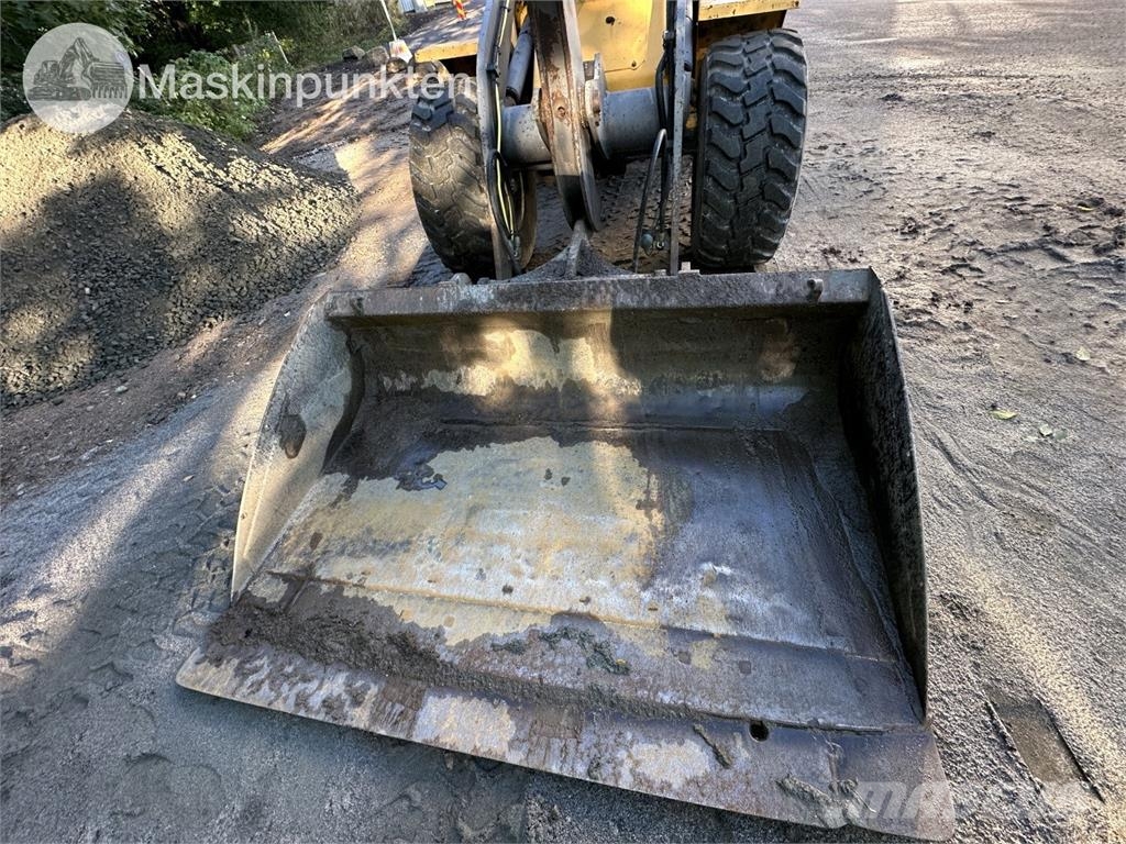 Volvo L32Z Kolesni nakladalci