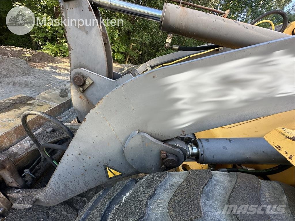 Volvo L32Z Kolesni nakladalci