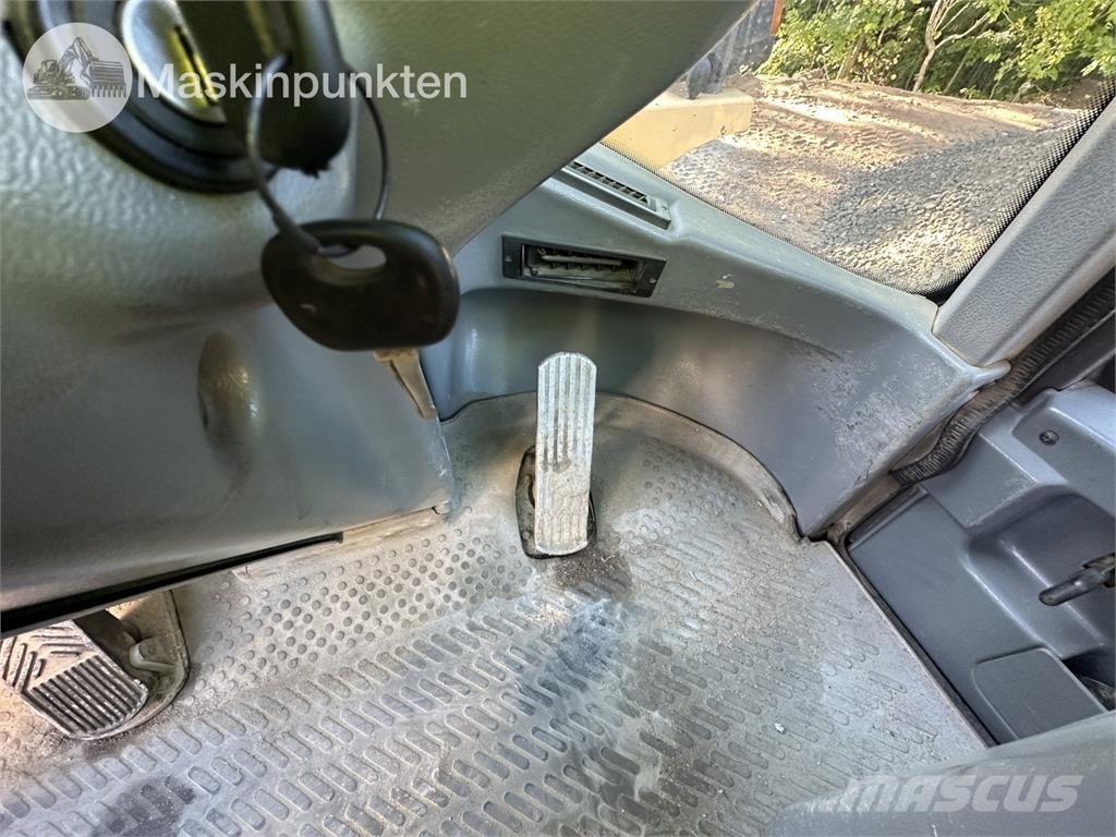 Volvo L32Z Kolesni nakladalci