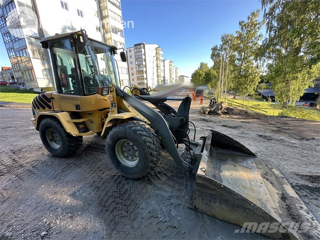 Volvo L32Z Kolesni nakladalci