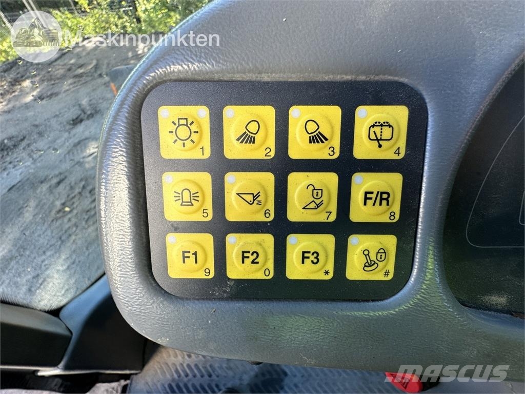 Volvo L32Z Kolesni nakladalci