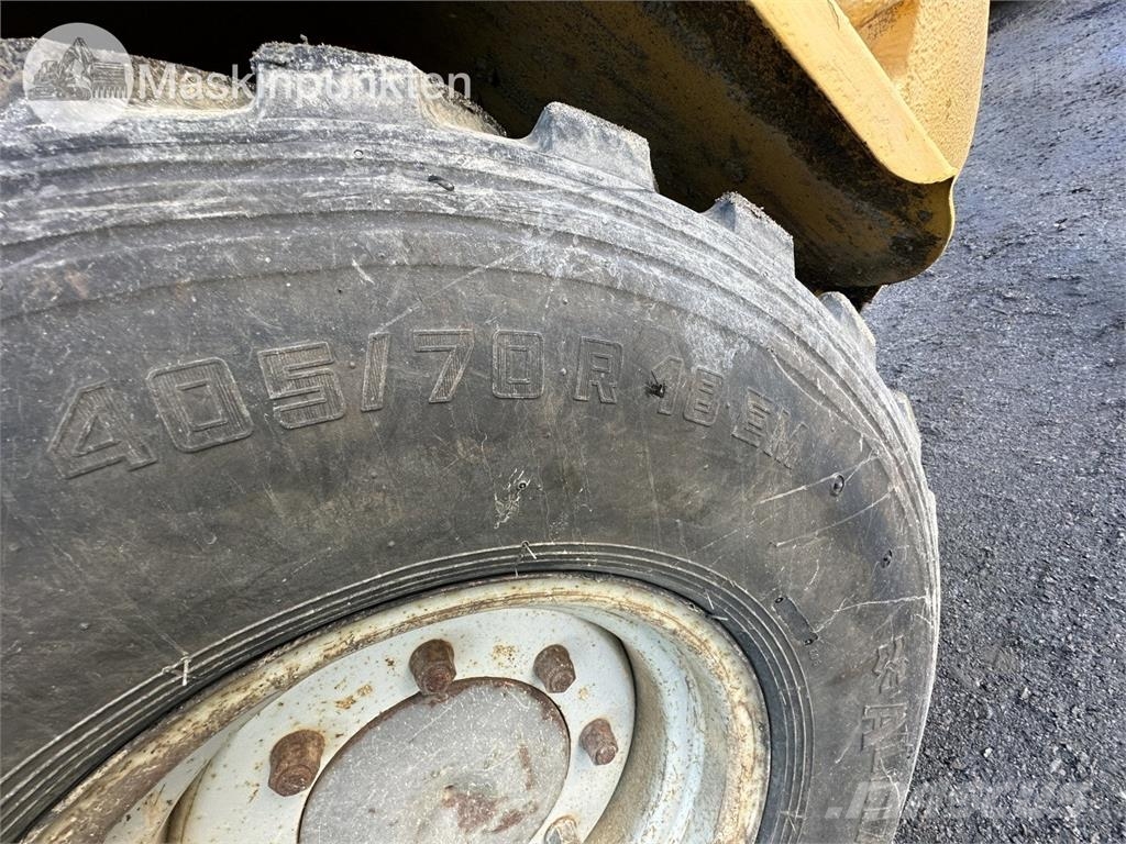 Volvo L32Z Kolesni nakladalci