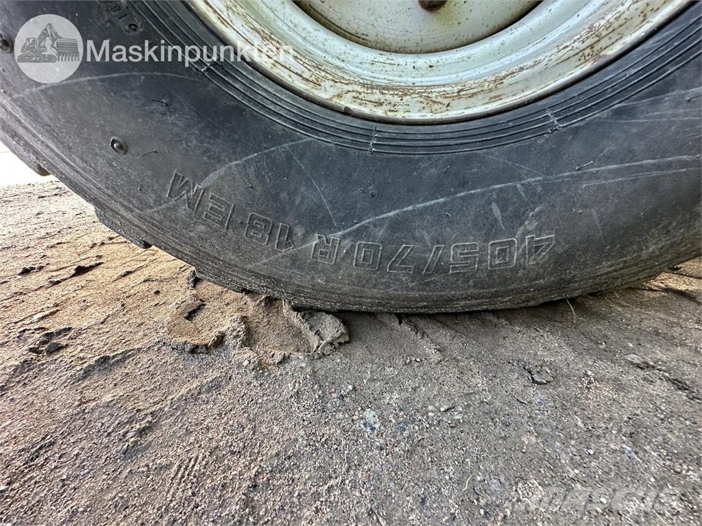 Volvo L32Z Kolesni nakladalci