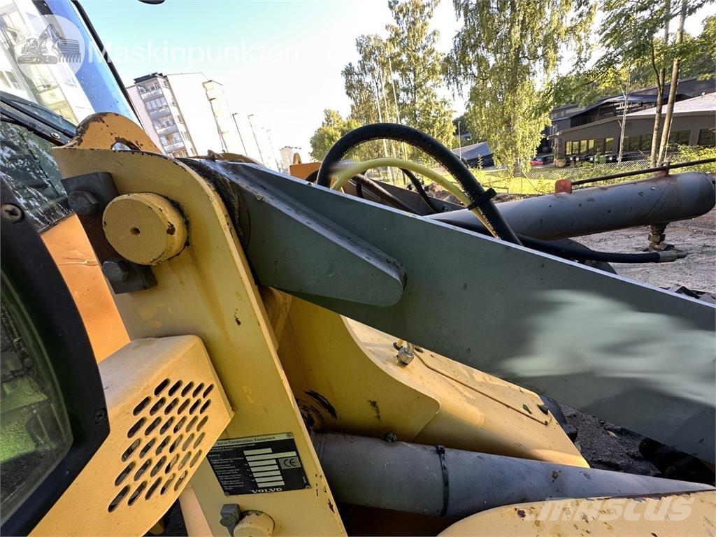 Volvo L32Z Kolesni nakladalci