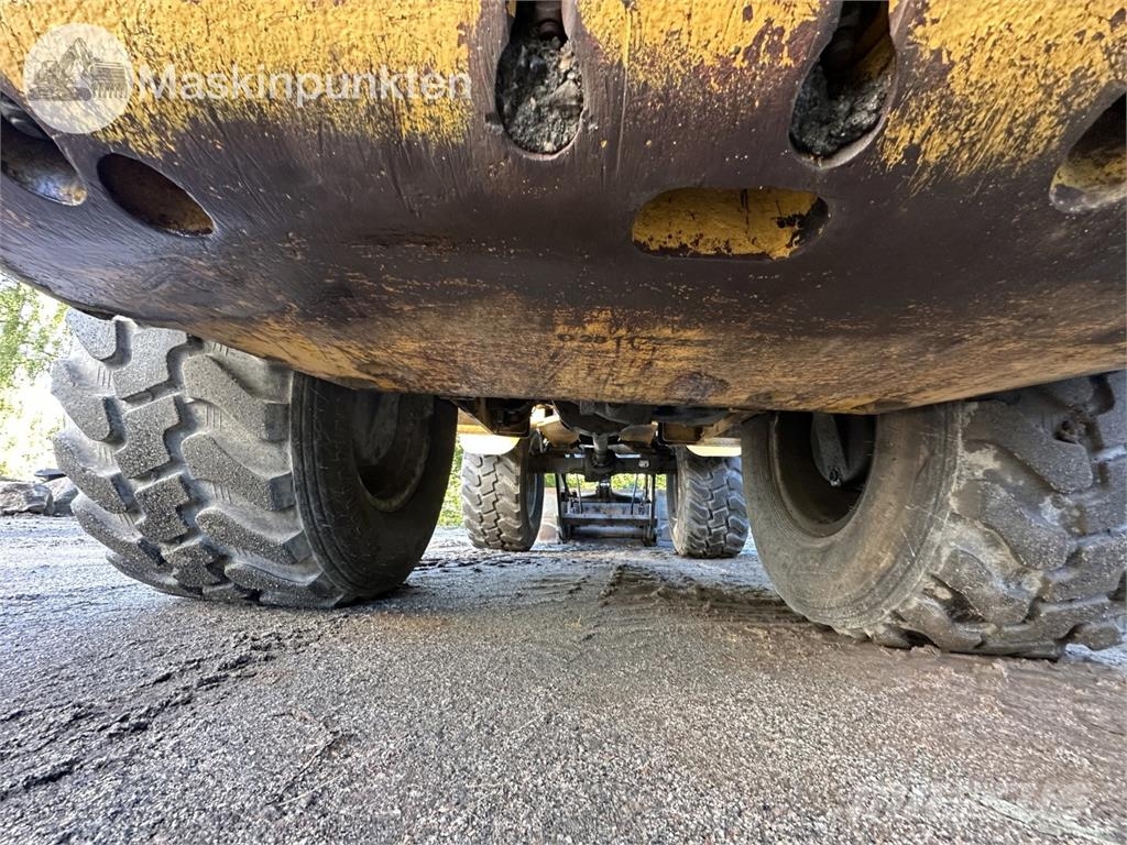Volvo L32Z Kolesni nakladalci