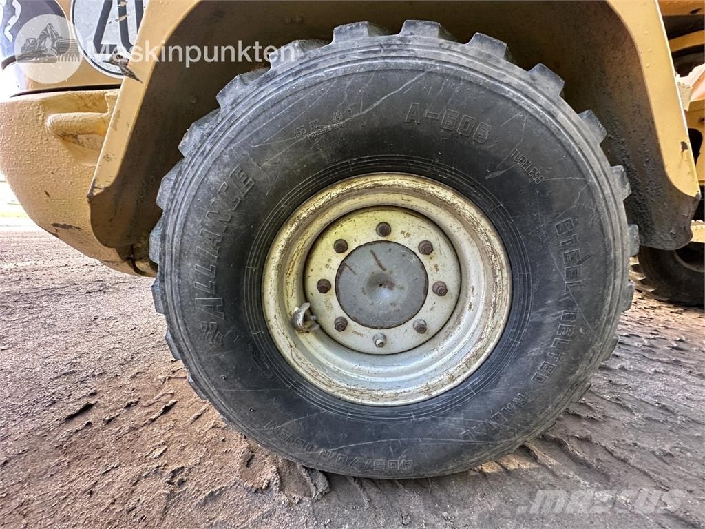 Volvo L32Z Kolesni nakladalci
