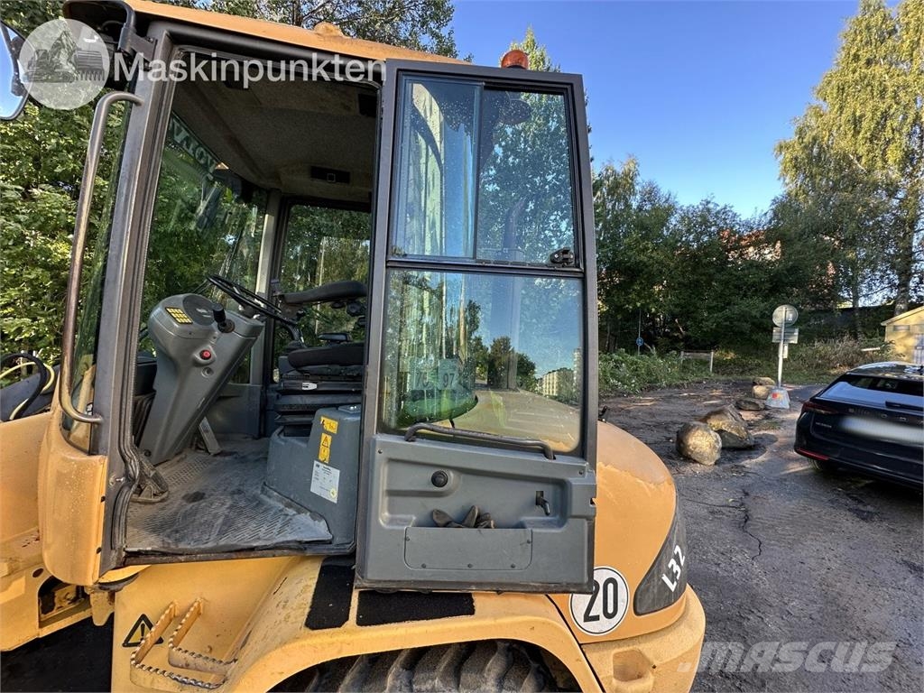 Volvo L32Z Kolesni nakladalci