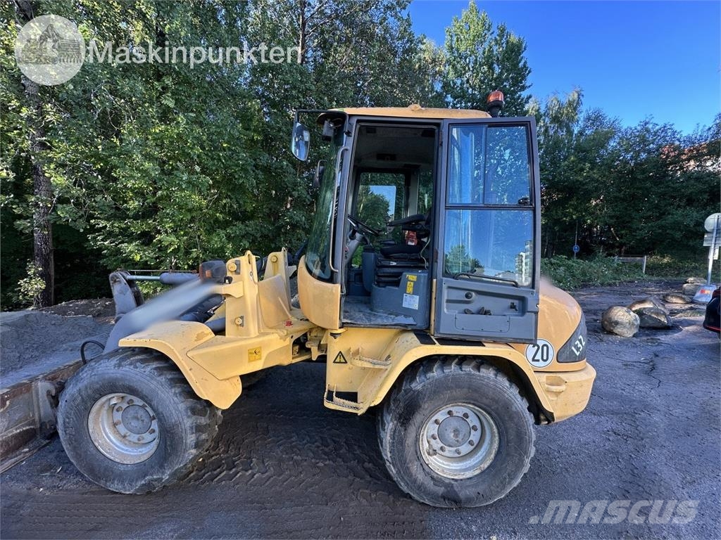 Volvo L32Z Kolesni nakladalci
