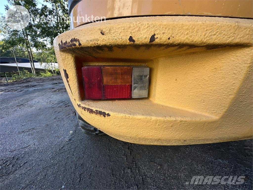 Volvo L32Z Kolesni nakladalci