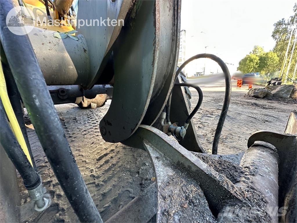 Volvo L32Z Kolesni nakladalci