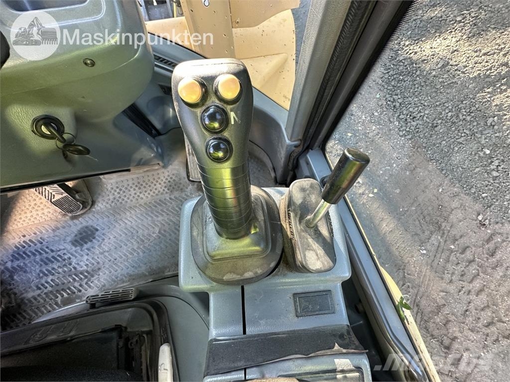 Volvo L32Z Kolesni nakladalci