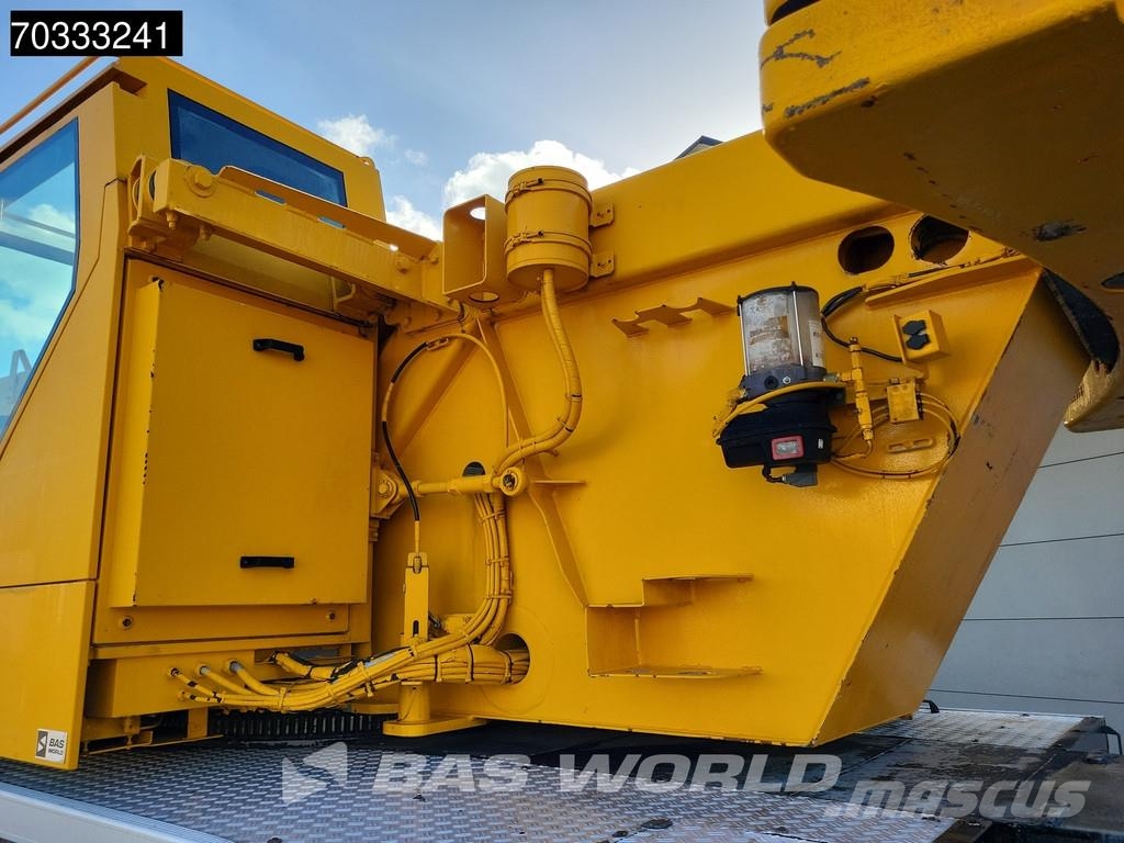 Liebherr LTM1030-2 Avtodvigala