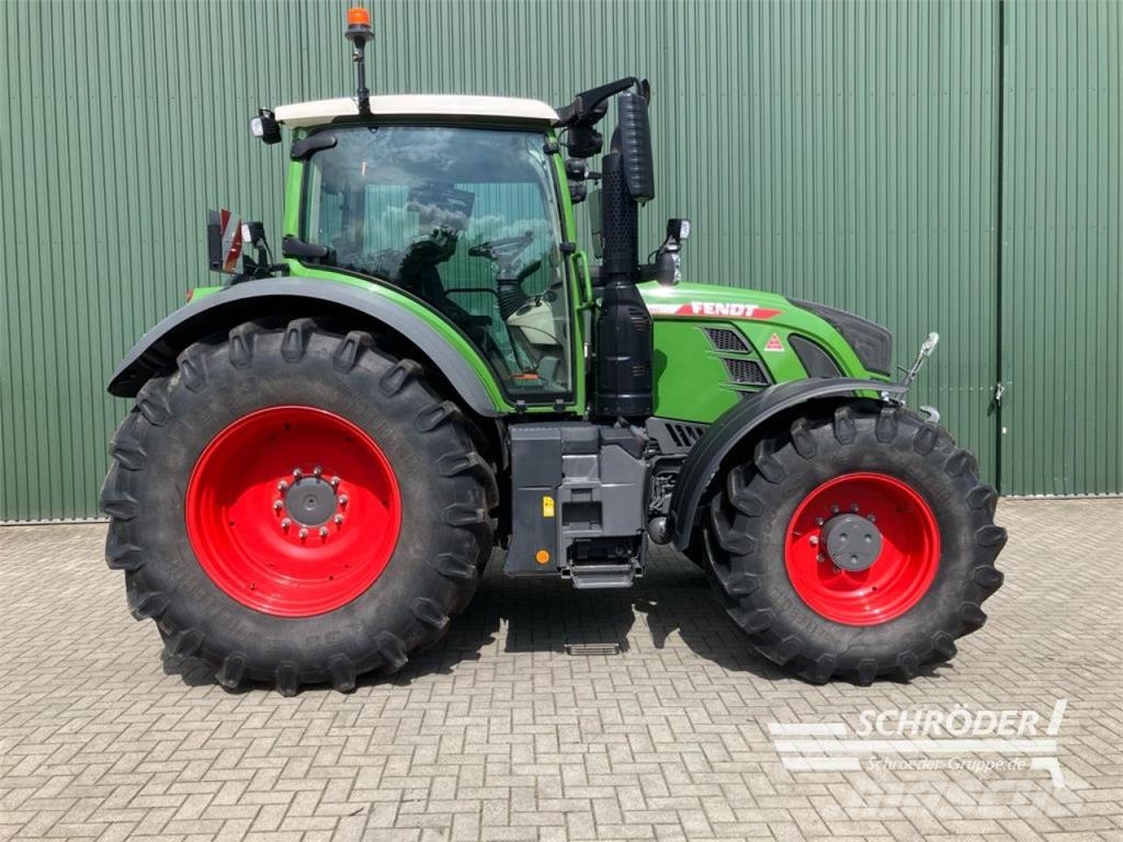 Fendt 724 VARIO GEN6 PROFI PLUS Traktoren