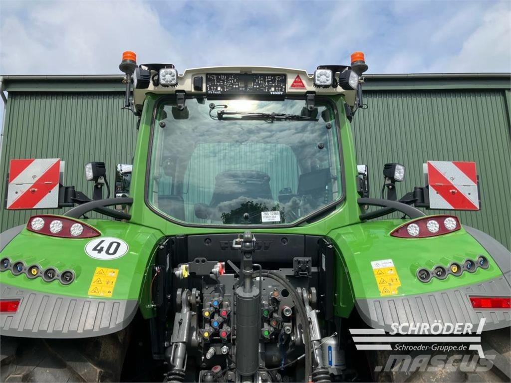 Fendt 724 VARIO GEN6 PROFI PLUS Traktoren
