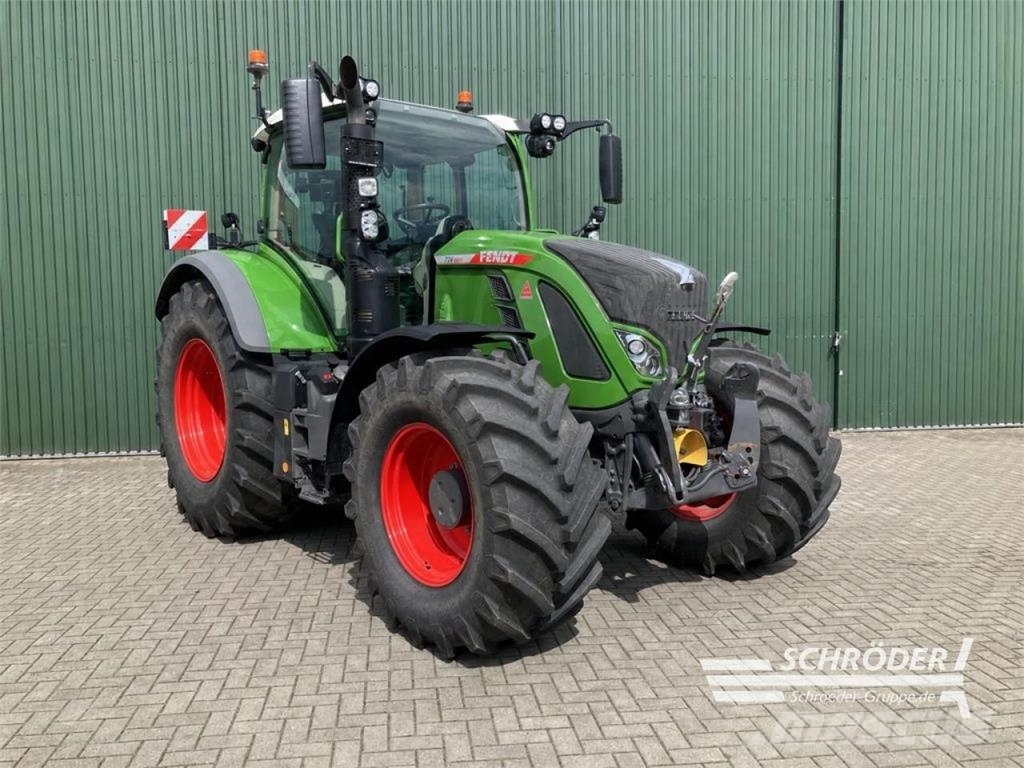 Fendt 724 VARIO GEN6 PROFI PLUS Traktoren
