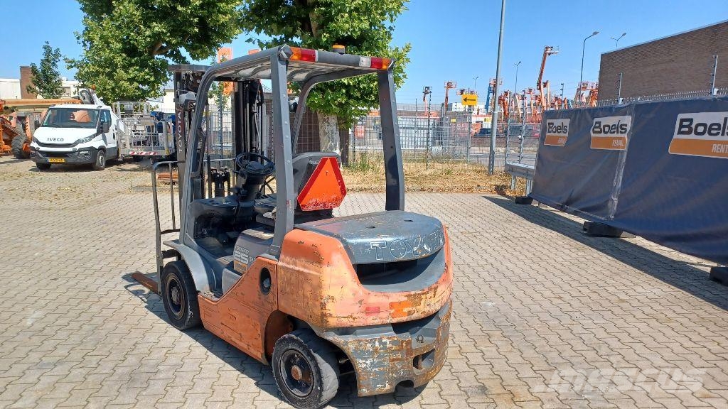 Toyota 02-8FDF25 Дизелови камиони