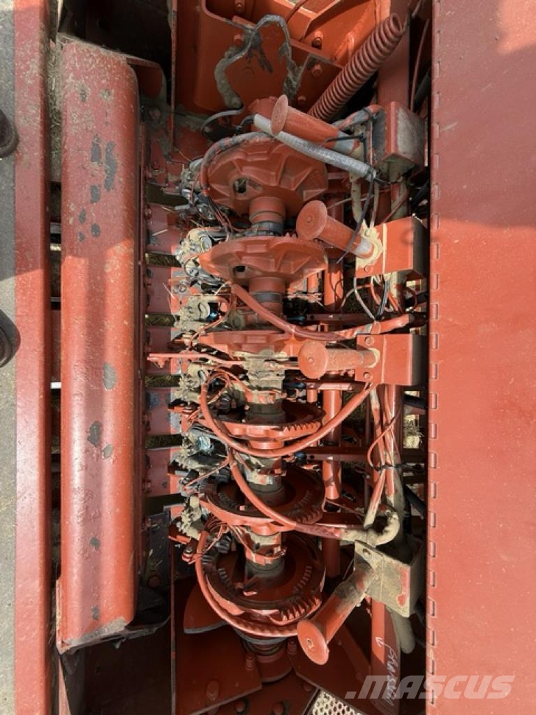Hesston 4790 Kanttipaalaimet