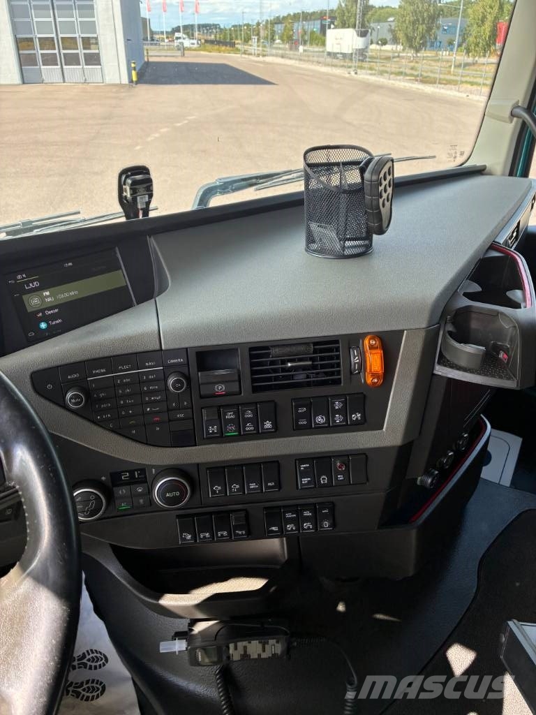 Volvo FH Savivarčių priekabų vilkikai