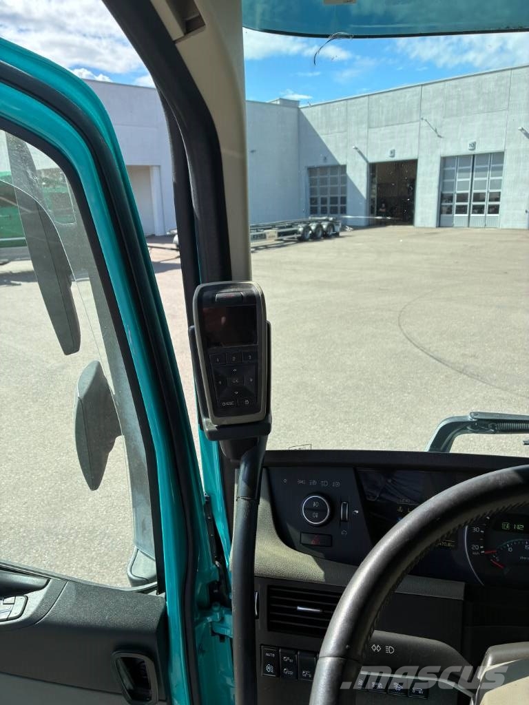 Volvo FH Savivarčių priekabų vilkikai
