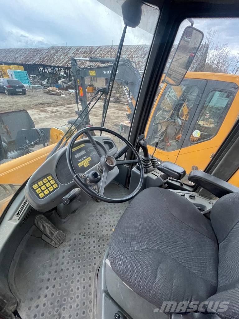Volvo L 40 B Колесни товарачи