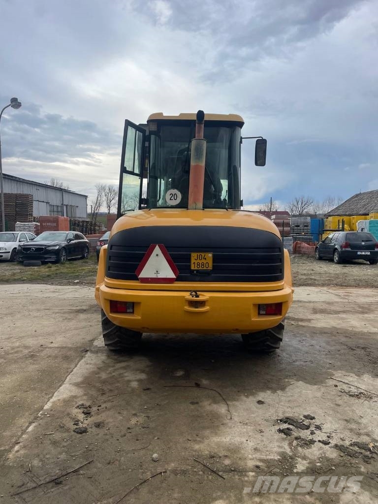 Volvo L 40 B Колесни товарачи