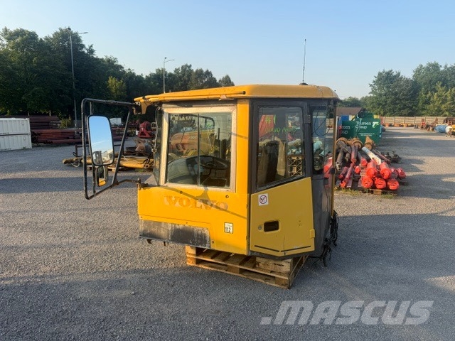 Volvo A 40 D USED CAB كابينة والداخلية