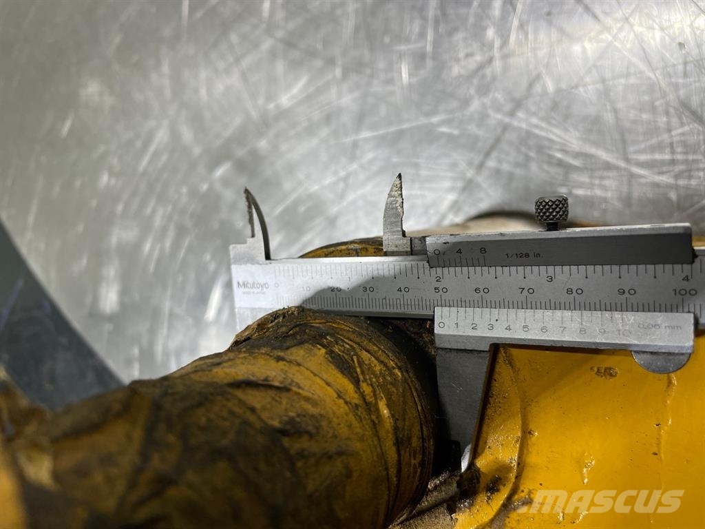 Liebherr A900 - Shift lever/Umlenkhebel/Duwstuk Nooled ja varred