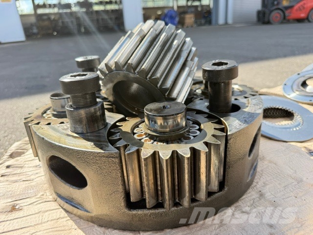 Bomag BC 572 RB USED FINAL DRIVE Transmission