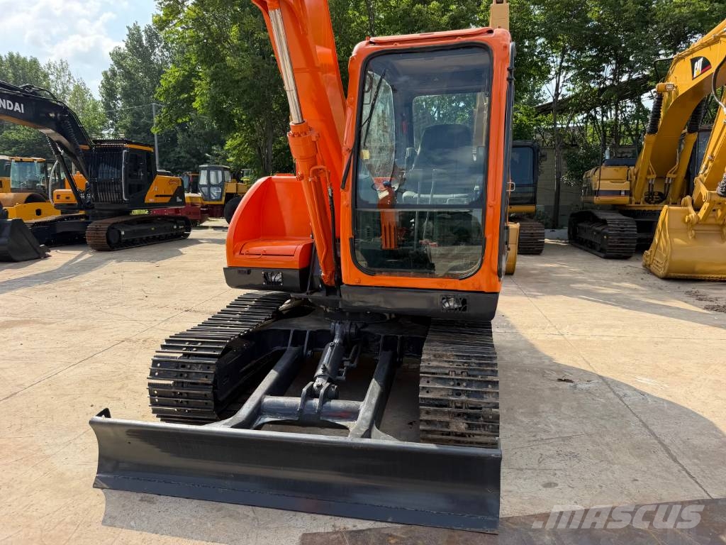 Doosan DX75 Pelle sur chenilles
