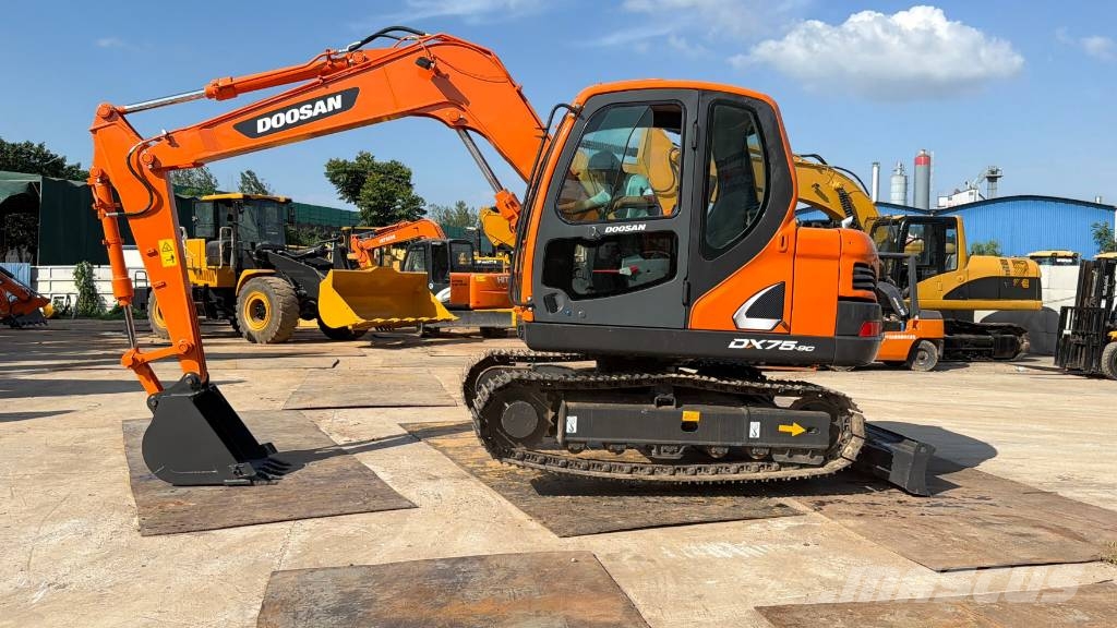 Doosan DX75 Pelle sur chenilles