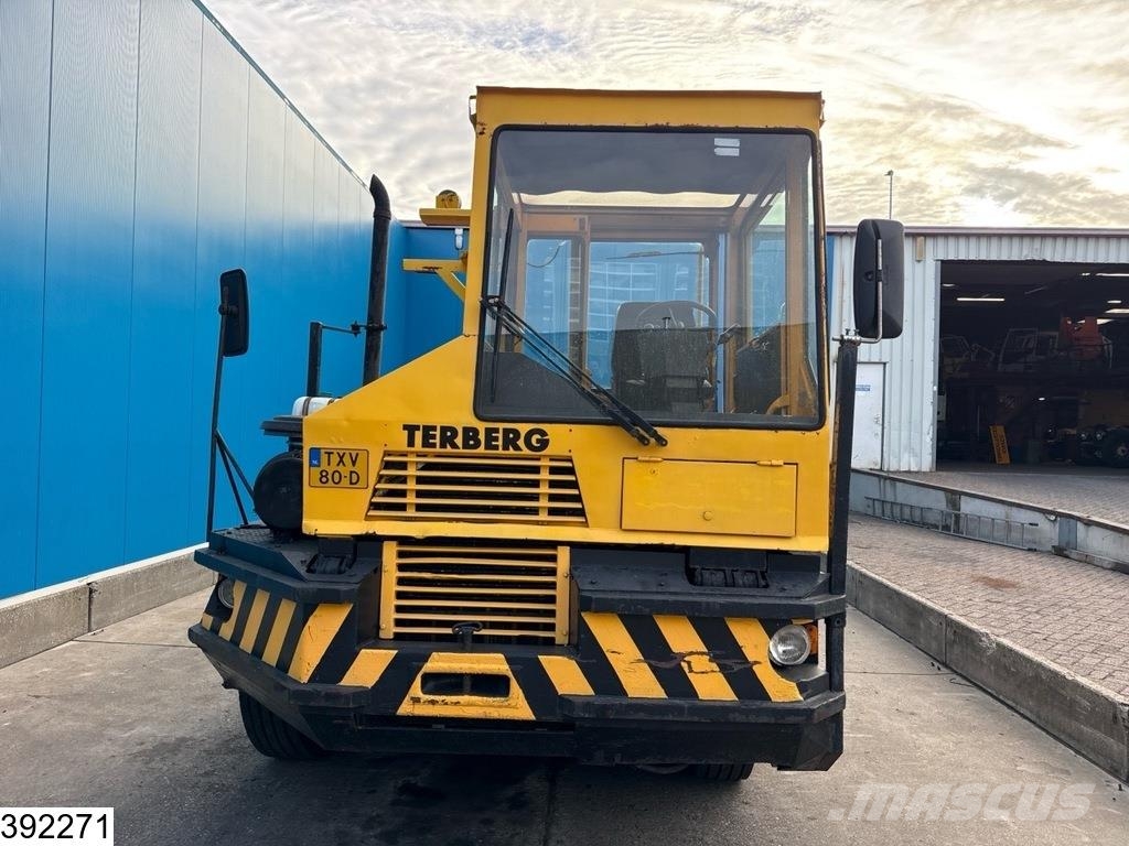Terberg RT 22 17.665 uur, 4x4 Vlačilci