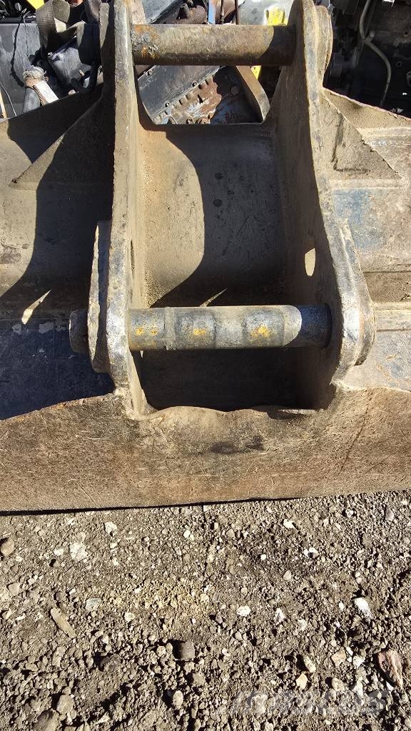 New Holland Cazo Mixta 80cm دلاء