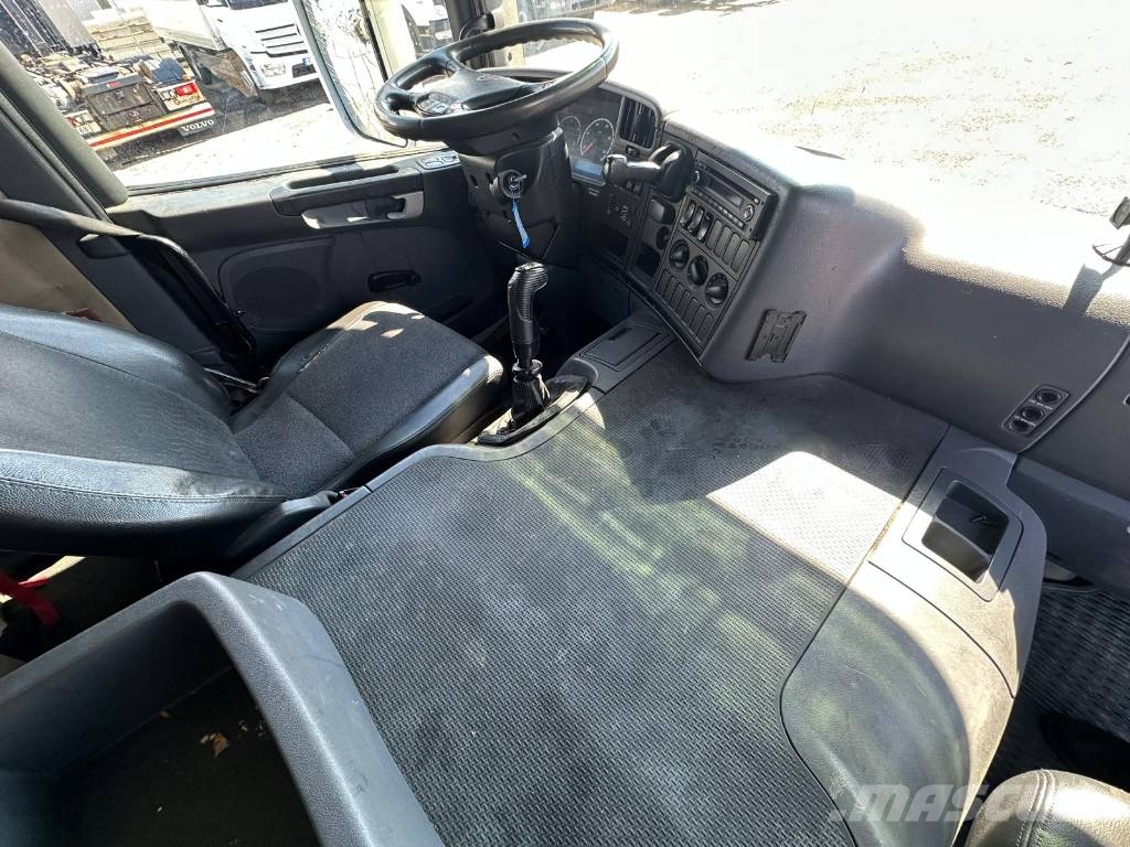 Scania P230LB4X2MNA Serie 3210 Umpikorikuorma-autot