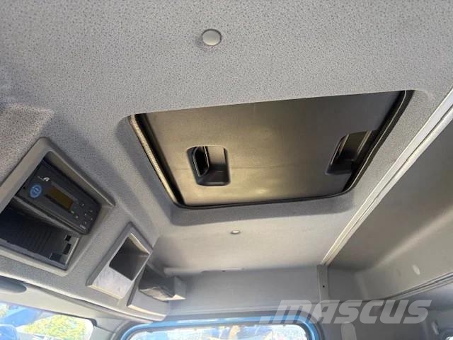 Mercedes-Benz Atego 1221 Camiones caja cerrada