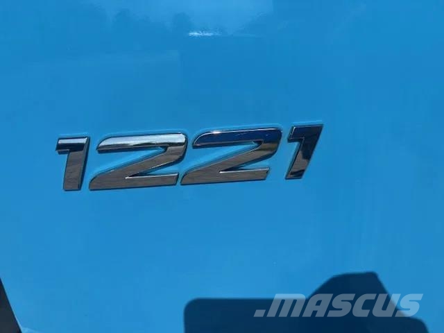 Mercedes-Benz Atego 1221 Camiones caja cerrada