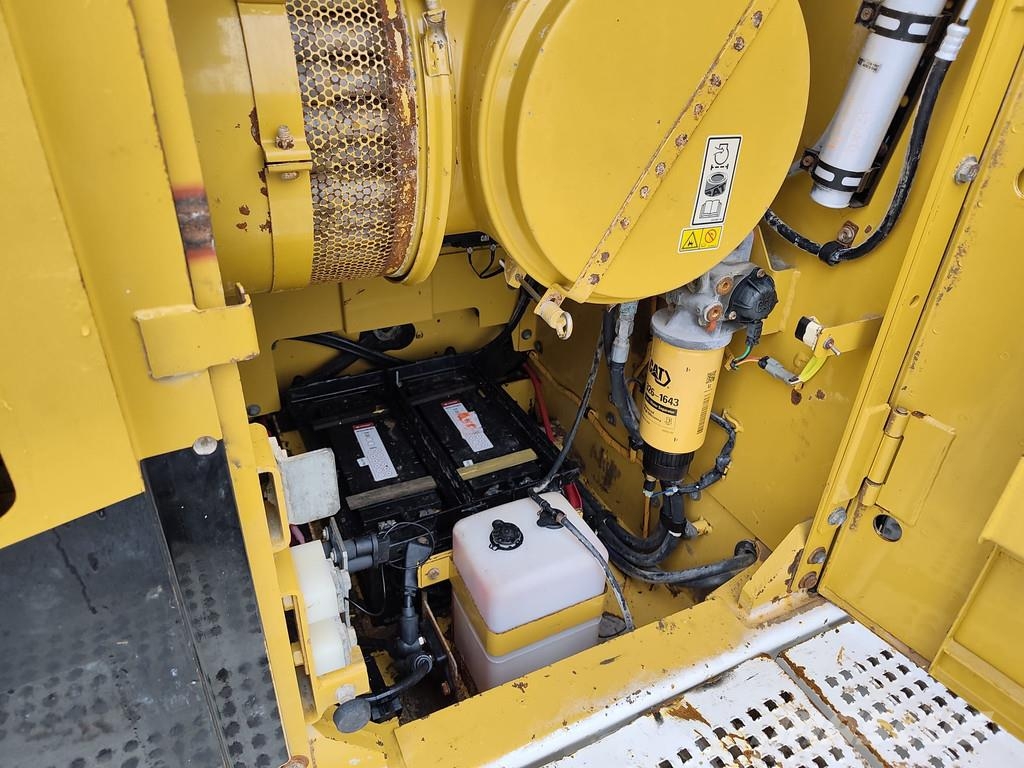 CAT 374F D . Raupenbagger