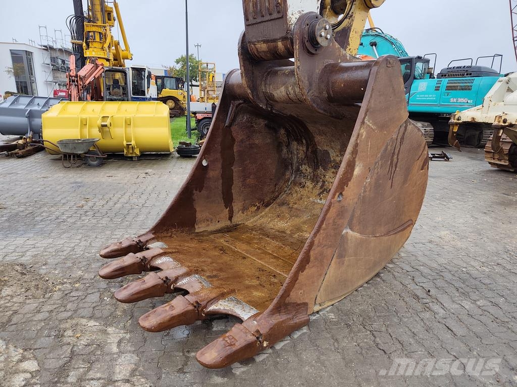 CAT 374F D . Raupenbagger