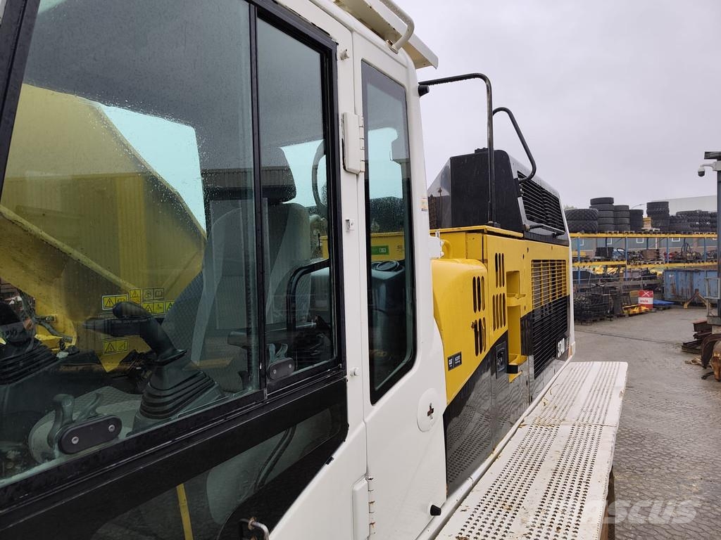CAT 374F D . Raupenbagger