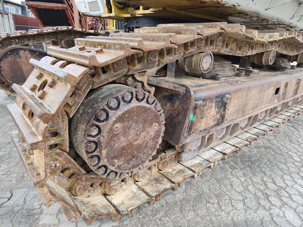 CAT 374F D . Raupenbagger