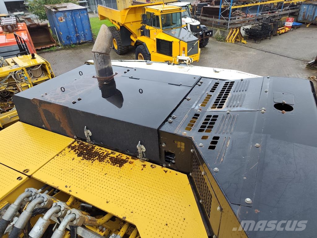 CAT 374F D . Raupenbagger