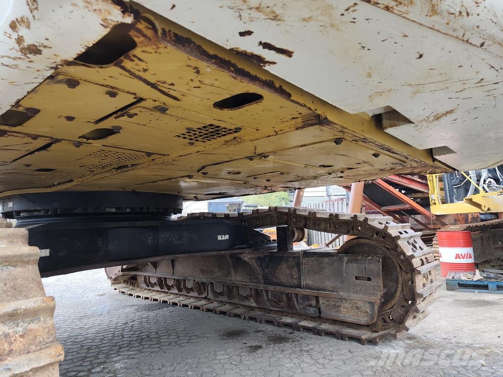 CAT 374F D . Raupenbagger