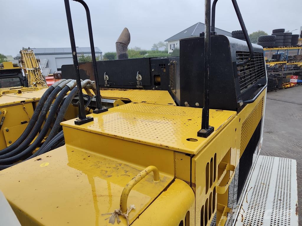 CAT 374F D . Raupenbagger