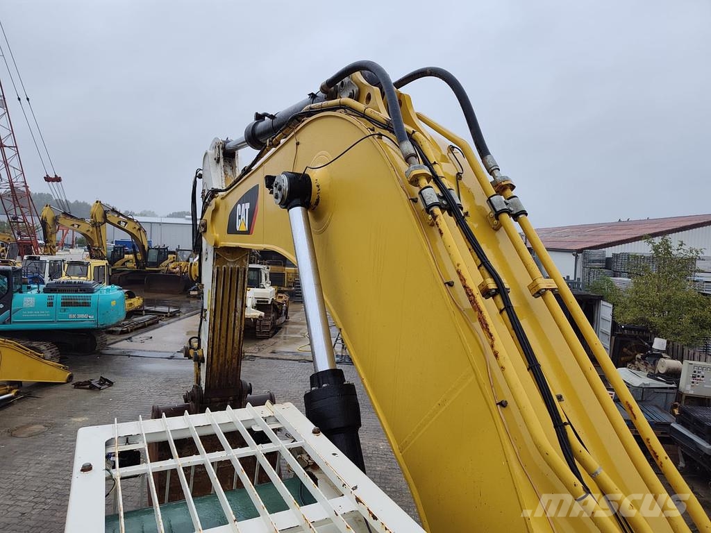 CAT 374F D . Raupenbagger