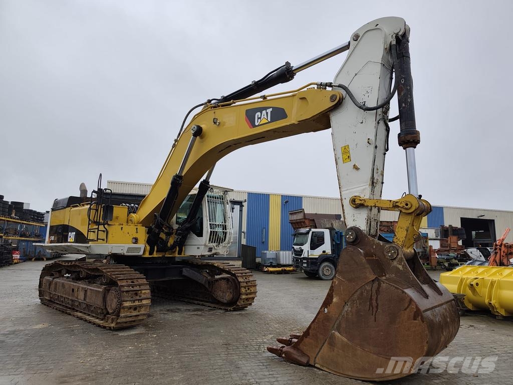 CAT 374F D . Raupenbagger