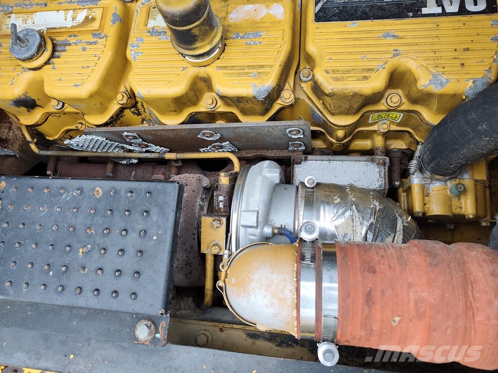CAT 374F D . Raupenbagger