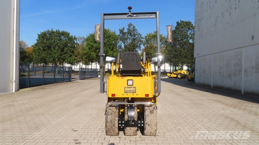 Sakai TS160-4 Kolesni valjarji s pnevmatikami