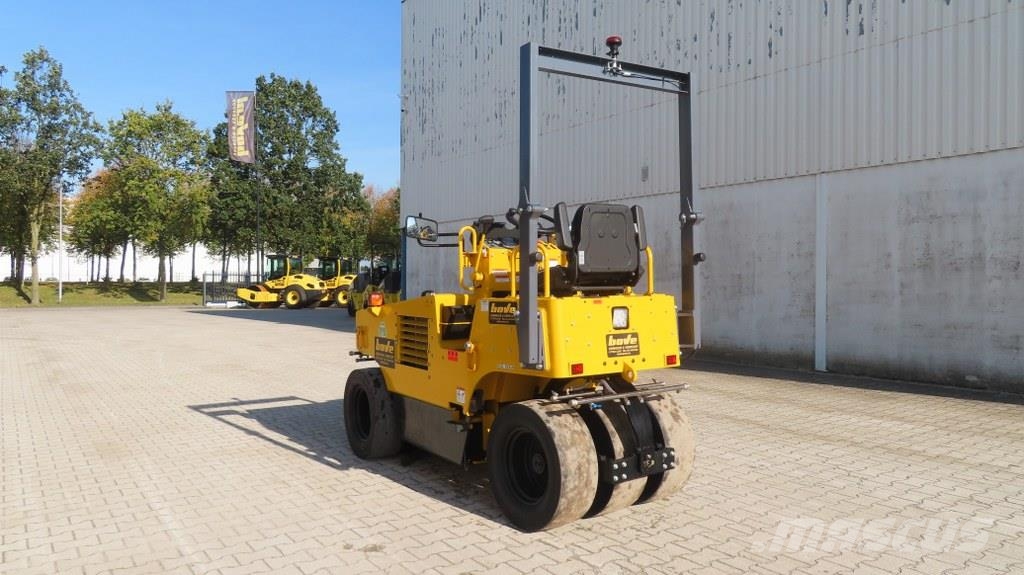Sakai TS160-4 Kolesni valjarji s pnevmatikami